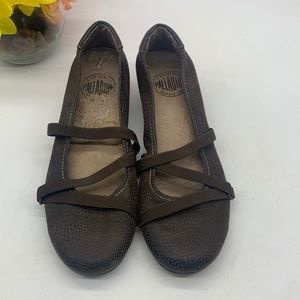 Palladium MJ Brown Snakeskin Z Strap Mary Janes Size 9. BFL3716C